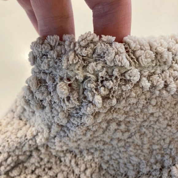 MOTHERHOOD maternity yarn vest/cardigan very cozy L/some pulls/wear - Picture 13 of 13